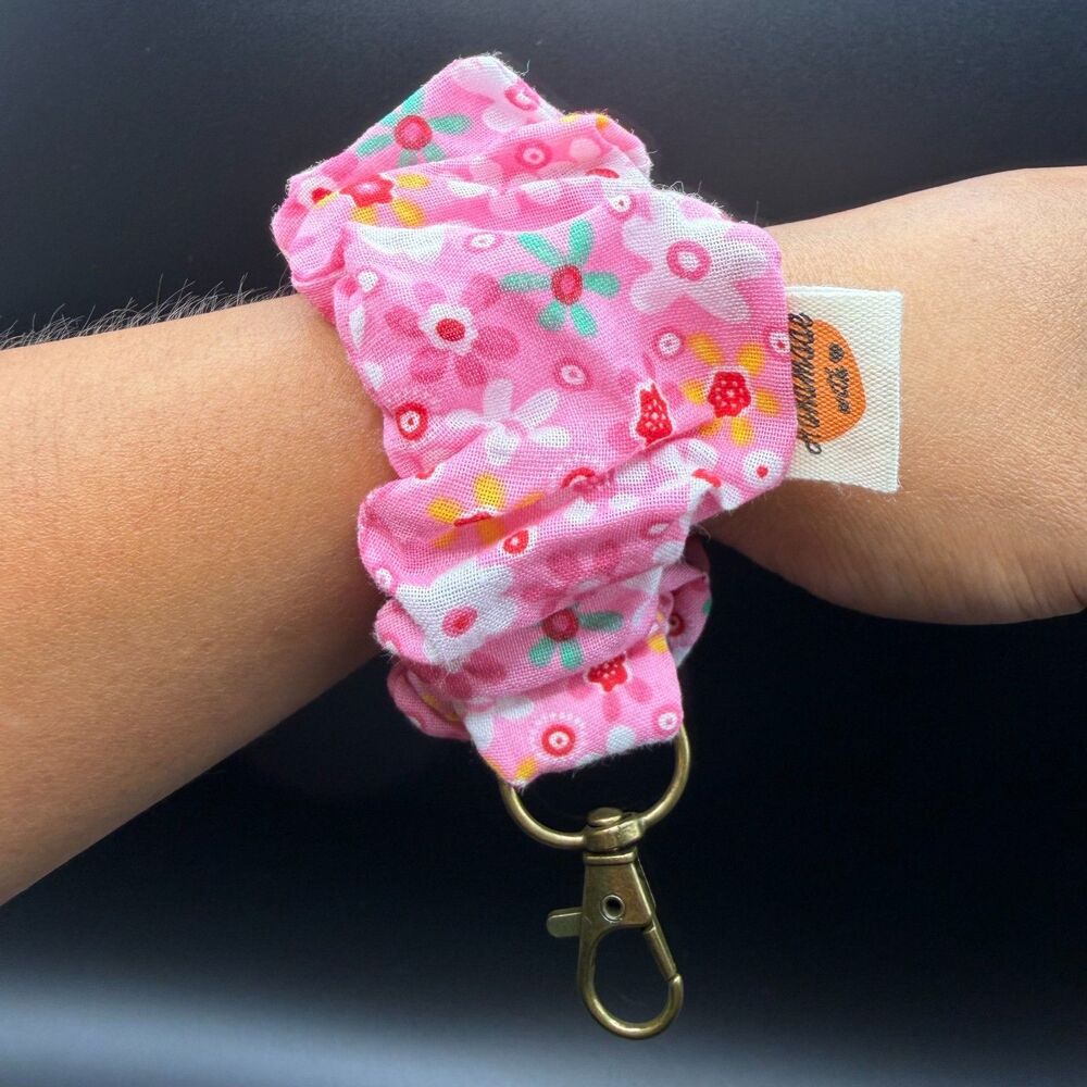 Handmade One Size Scrunchie Key Fob Wristlet Womens Pink Floral Cotton Keychain